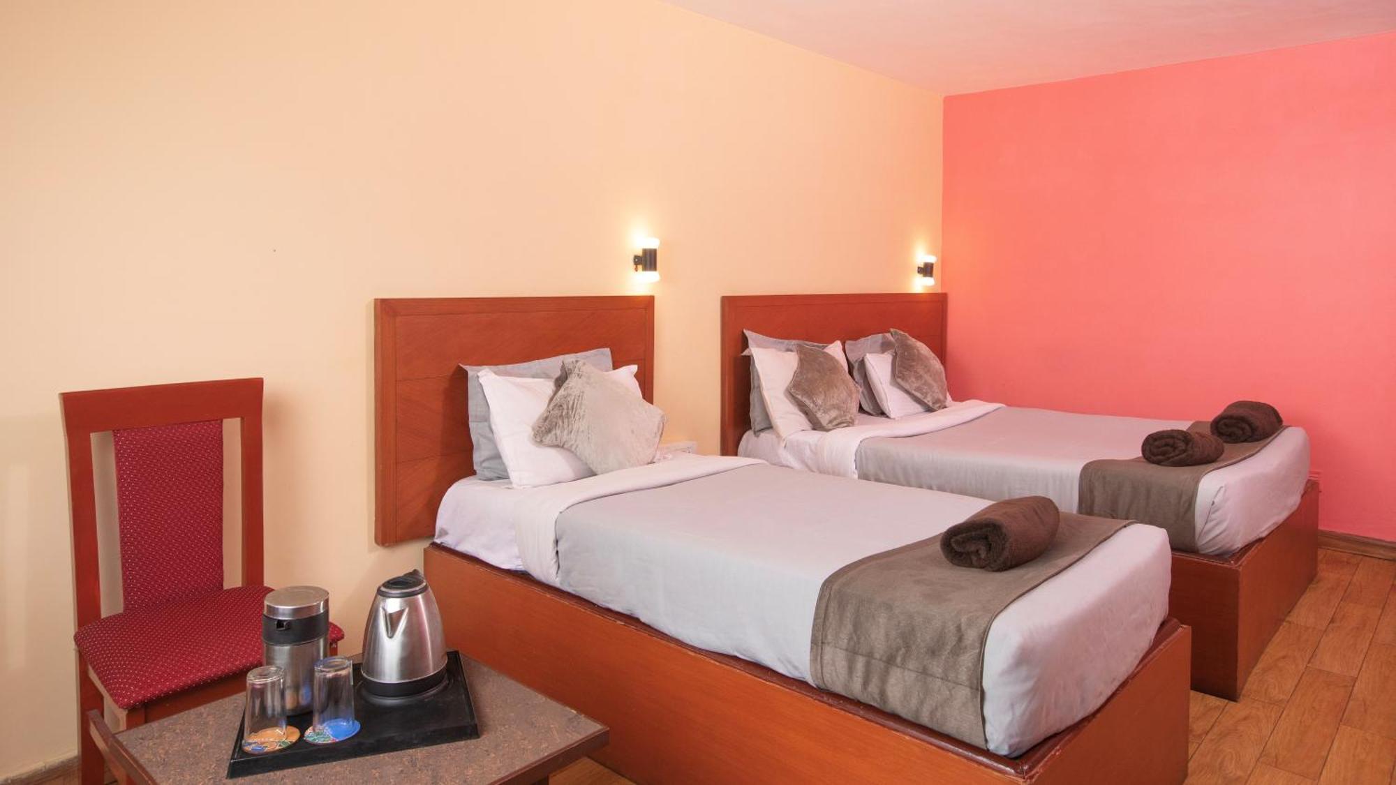 Devi Enterprises - Hotel Khems Utakamand Zewnętrze zdjęcie