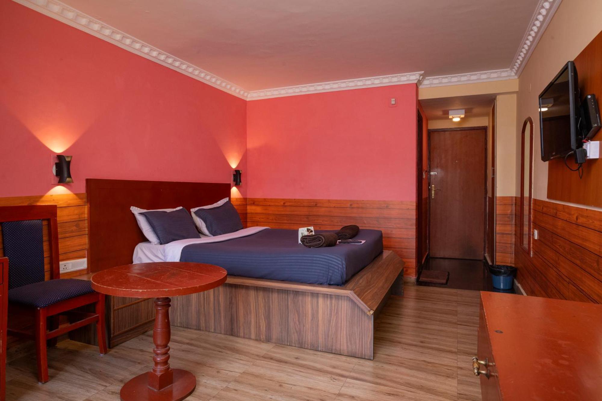 Devi Enterprises - Hotel Khems Utakamand Zewnętrze zdjęcie