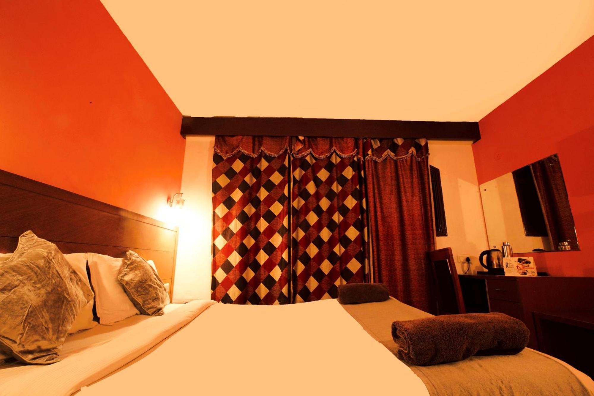 Devi Enterprises - Hotel Khems Utakamand Zewnętrze zdjęcie