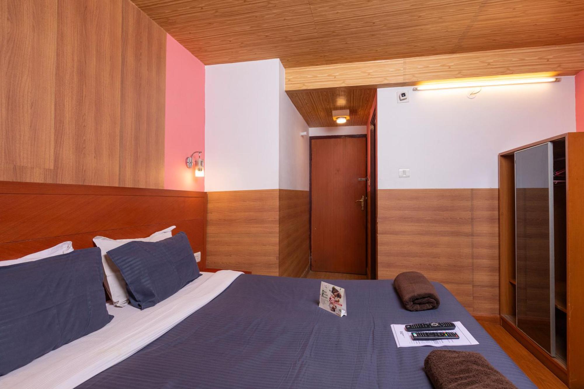 Devi Enterprises - Hotel Khems Utakamand Zewnętrze zdjęcie