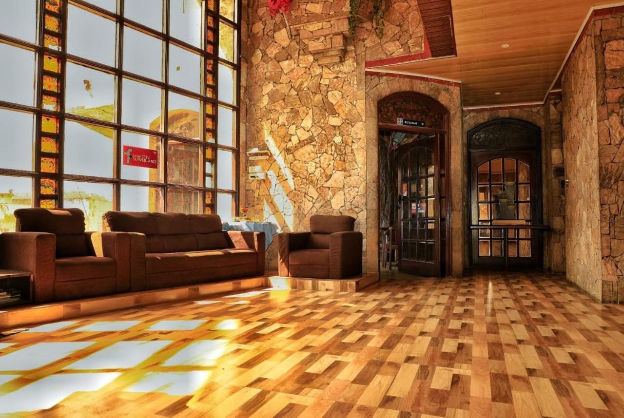 Devi Enterprises - Hotel Khems Utakamand Zewnętrze zdjęcie