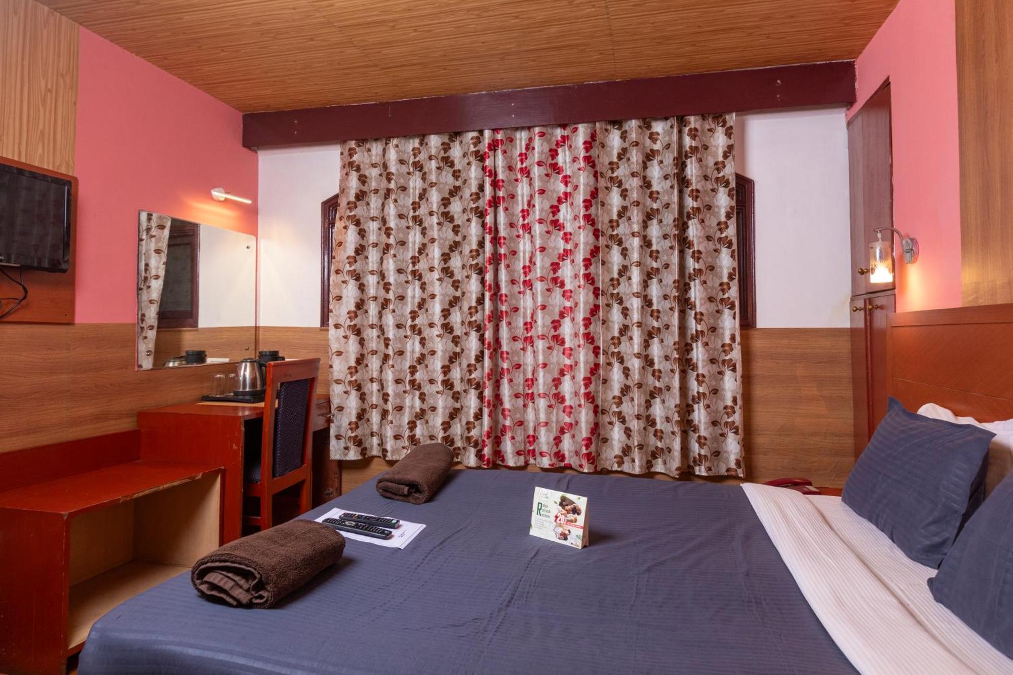 Devi Enterprises - Hotel Khems Utakamand Zewnętrze zdjęcie