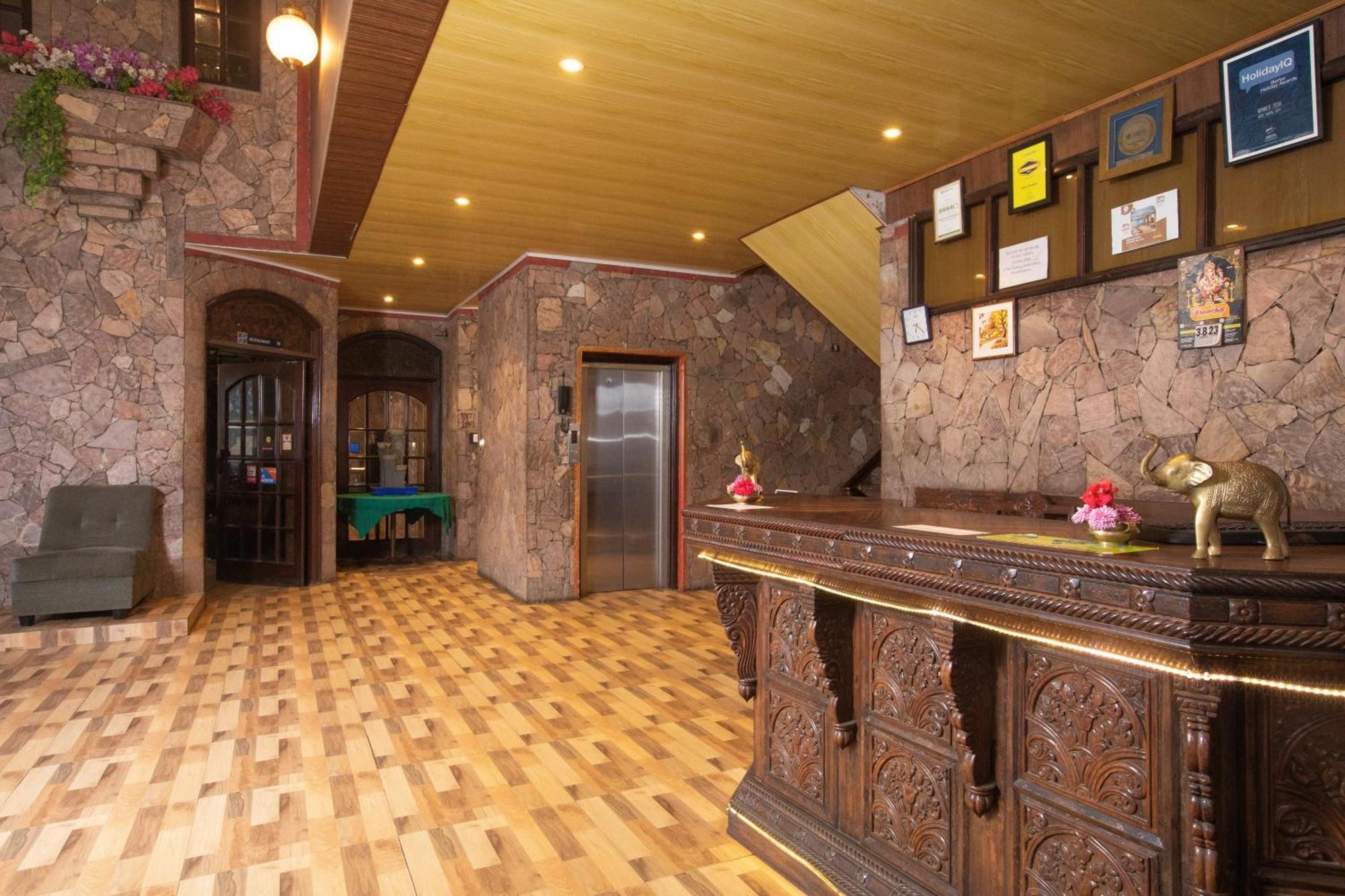 Devi Enterprises - Hotel Khems Utakamand Zewnętrze zdjęcie