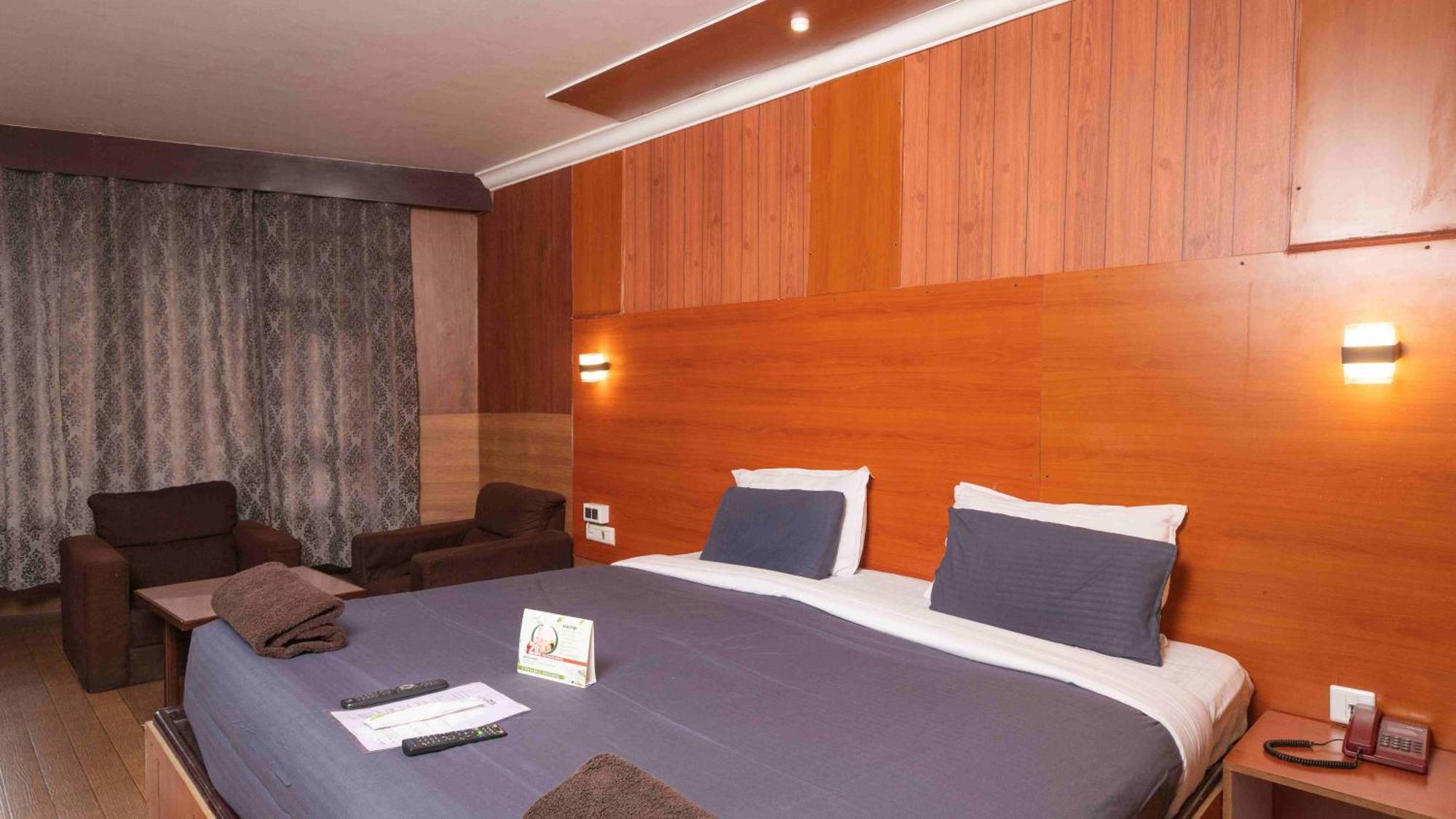 Devi Enterprises - Hotel Khems Utakamand Zewnętrze zdjęcie