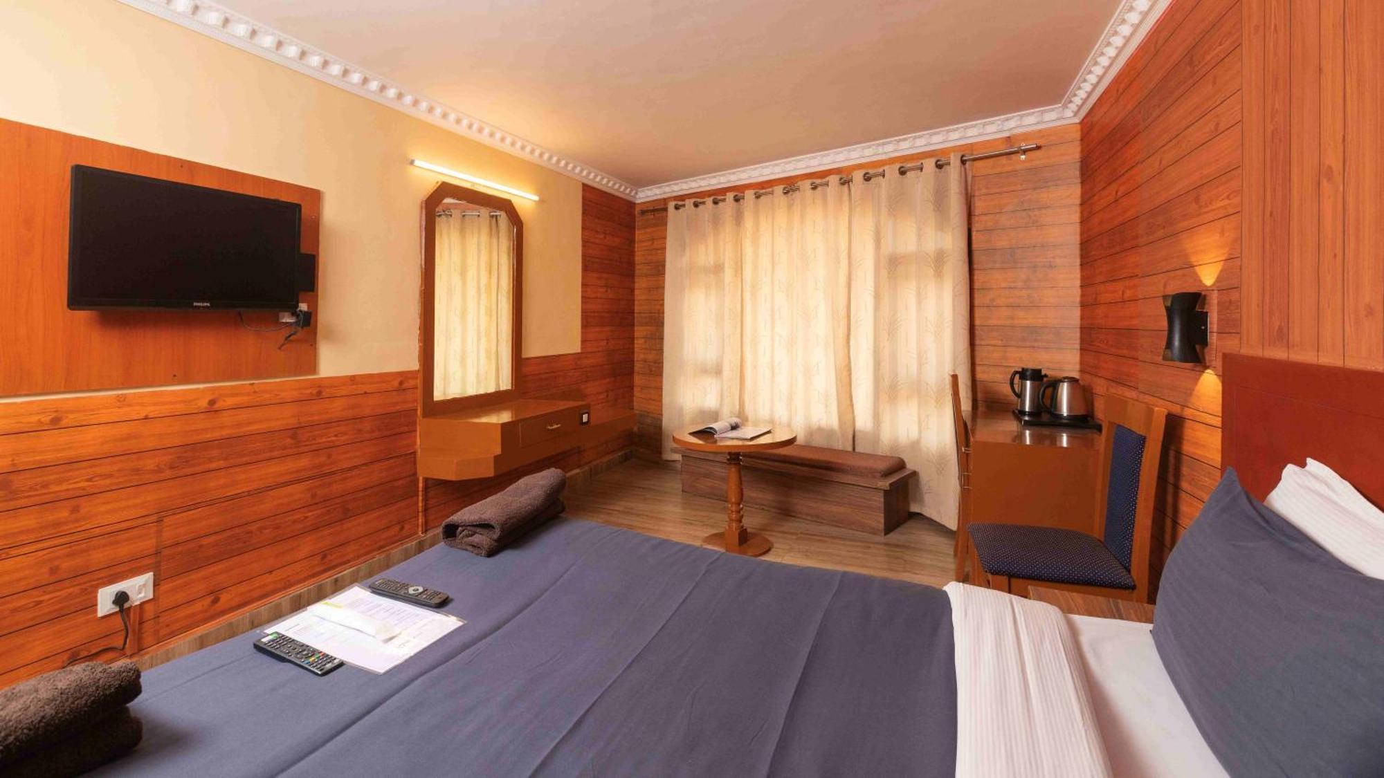 Devi Enterprises - Hotel Khems Utakamand Zewnętrze zdjęcie