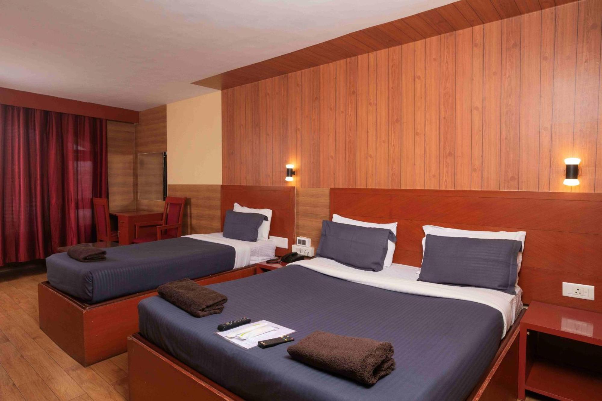 Devi Enterprises - Hotel Khems Utakamand Zewnętrze zdjęcie