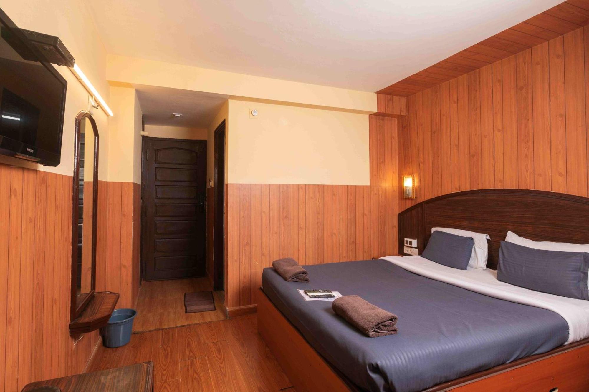 Devi Enterprises - Hotel Khems Utakamand Zewnętrze zdjęcie