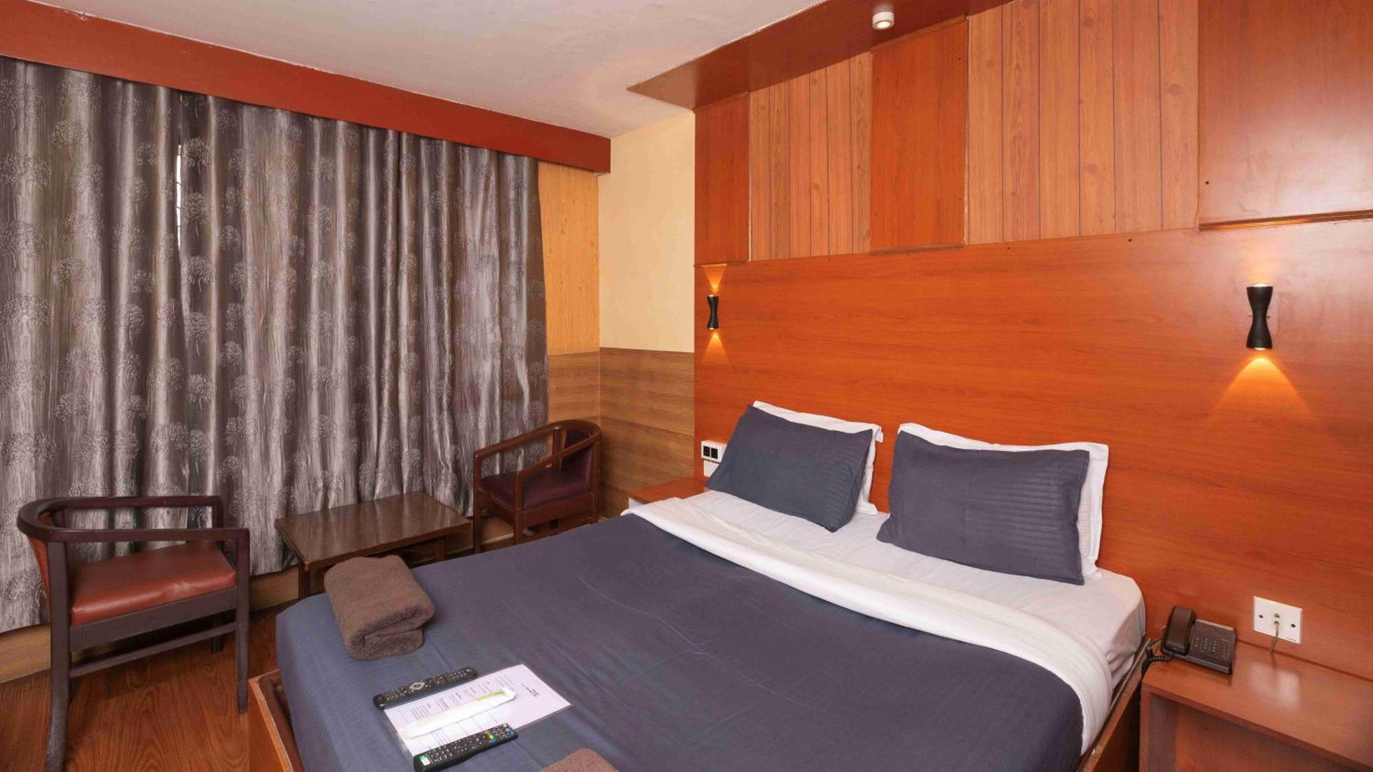 Devi Enterprises - Hotel Khems Utakamand Zewnętrze zdjęcie