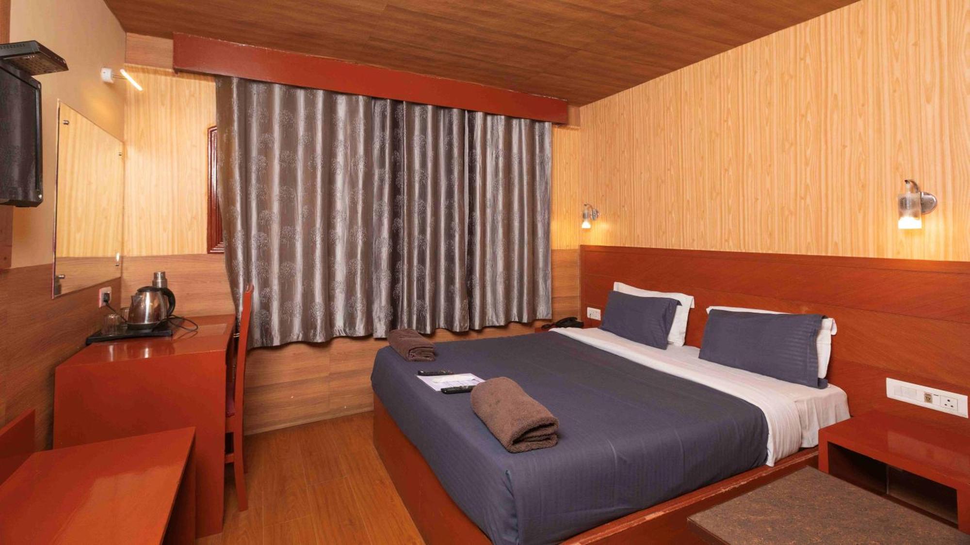 Devi Enterprises - Hotel Khems Utakamand Zewnętrze zdjęcie